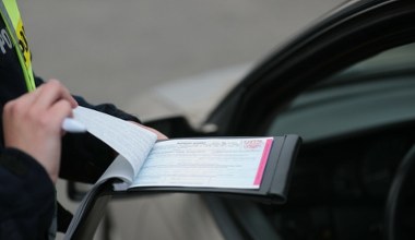 Nie trzeba nawet przekraczać prędkości. Kierowcy płacą mandat 500 zł