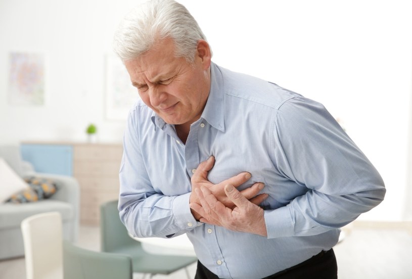 Nie tylko bóle w klatce piersiowej, ale również objawy skórne mogą świadczyć o rozwijającej się chorobie serca /123RF/PICSEL