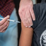 Nie tylko ochrona przed wirusem. Szczepienia robią więcej, niż myśleliśmy