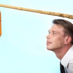 Nie tylko pracodawca powinien motywować do działania pracowników. Mogą to robić także koledzy z prac