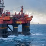 Nie tylko Rosja. Oni też bogacą się na wojnie USA-Iran