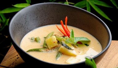 Nie tylko rosół. Ta zupa świetnie rozgrzewa w zimne dni 