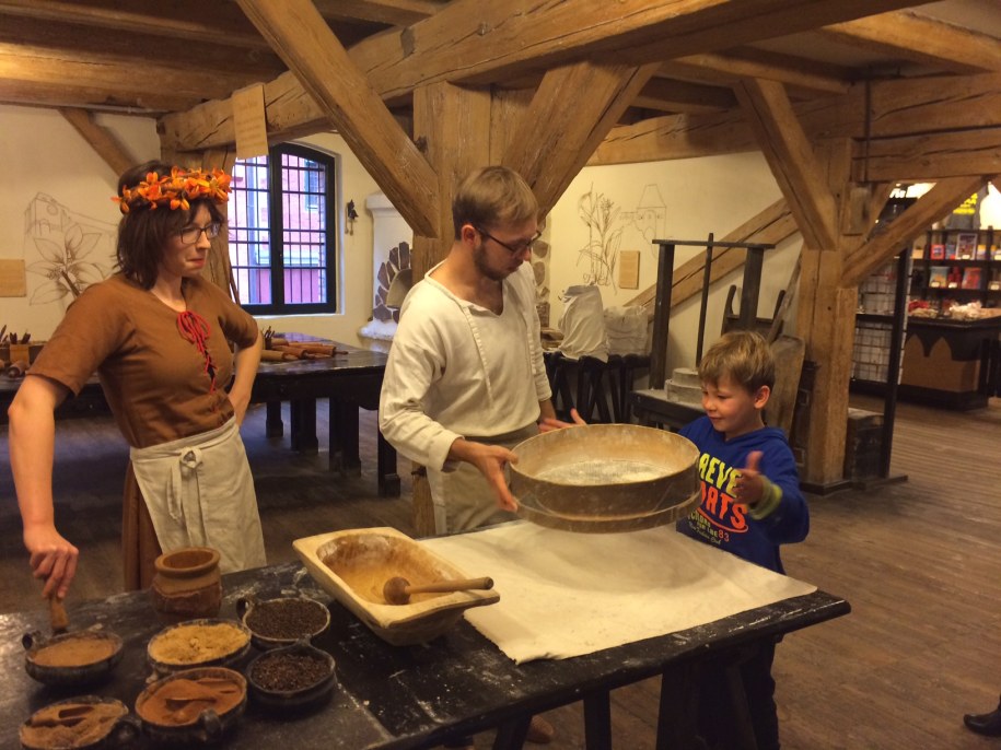 Nie tylko teoria: Dzieci z Inowrocławia wypiekły swoje własne pierniki! /Joanna Kocot /RMF FM