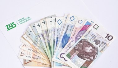Nie tylko wdowa ma prawo do renty po mężu. Sprawdź, ile można dostać z ZUS w 2025 roku