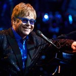 Nie uwierzycie, z kim zagra Elton John!