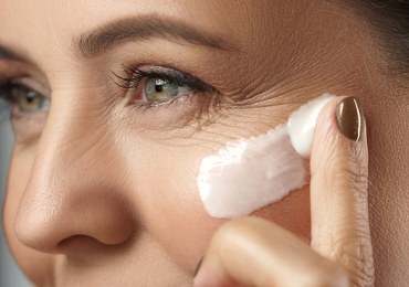 Nie walcz z upływem czasu – przedłuż młodość. Skóra w nowej odsłonie