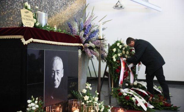 "Nie walczył historią". Ostatnie pożegnanie prof. Paczkowskiego