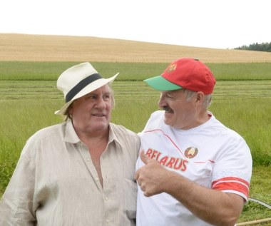 Nie wiadomo, czy oprócz zafundowania francuskiemu aktorowi lekcji posługiwania się kosą, prezydent Łukaszenka zaprosił też Depardieu na lampkę białoruskiego wina.