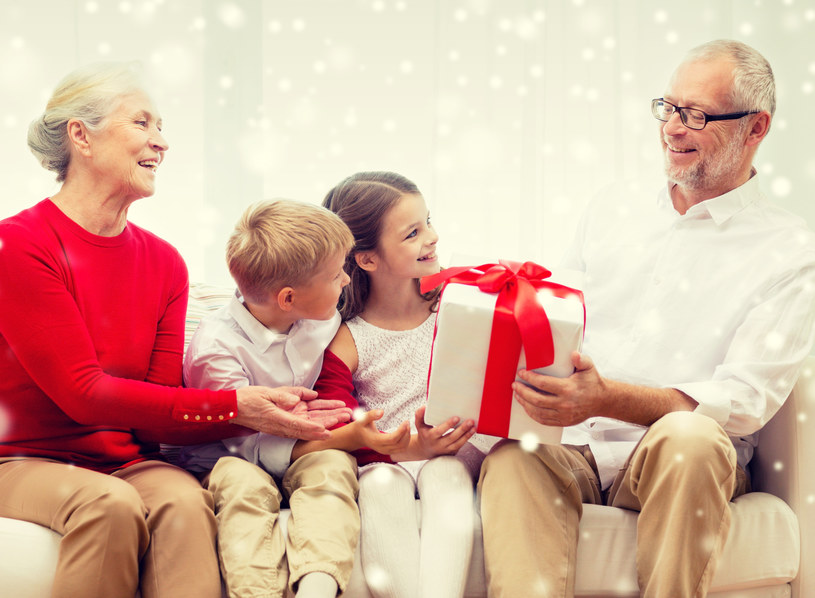 Nie wiesz, co kupić na Dzień Babci i Dziadka? Podpowiadamy najlepsze prezenty /123RF/PICSEL