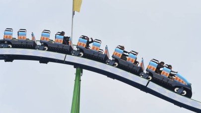 Nie wpuścili Brytyjki na rollercoastera. Powód? Miała za duży biust