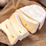 ser Nie wszyscy wiedzą, że ten ser to świetne wsparcie dla zdrowia kości i zębów. Poprawia też samopoczucie