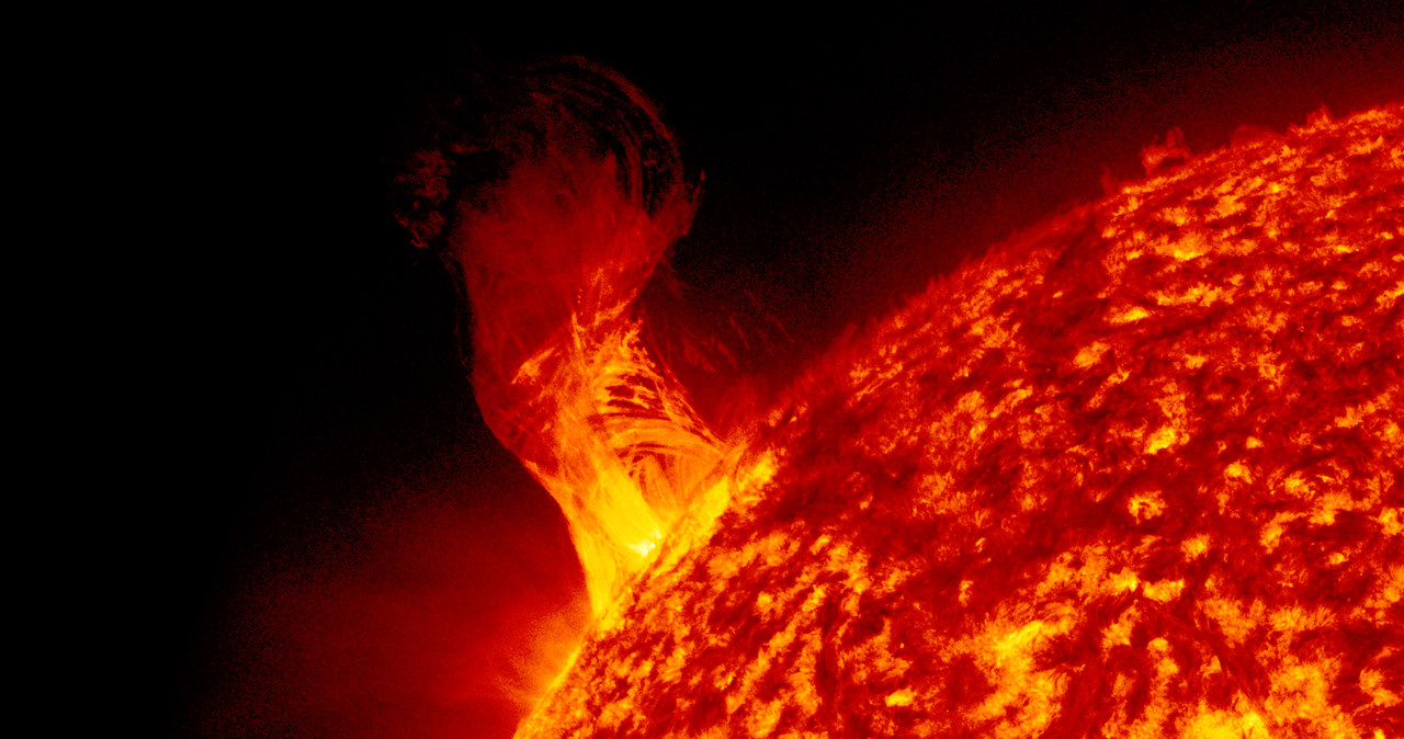 Nie wszystkie rejony Słońca rotują z taką samą prędkością /NASA