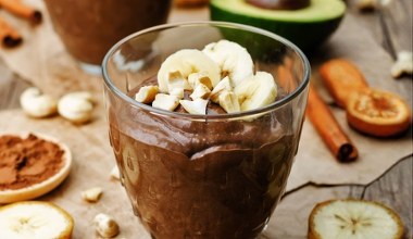 Nie wyobrażasz sobie naleśników lub tostów bez kremu czekoladowego? Zrób jego zdrową wersję 