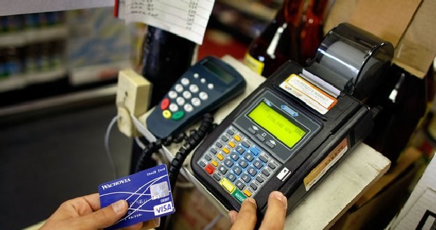 Nie zablokujesz już karty płatniczej! /AFP