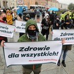 "Nie zamykajcie siłowni". Protest branży fitness w Warszawie