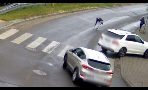 Nie zauważył pieszego. 17-latek potrącony na przejściu 