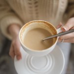 mleko ziemniaczane Nie zawiera soi, glutenu ani orzechów, a tworzy genialną piankę w kawie. O tym mleku roślinnym będzie głośno