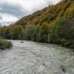 "Nie zbliżaj się do wezbranych rzek". Alert RCB dla 11 województw