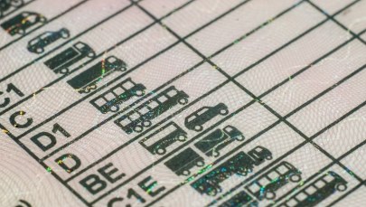 ​Nie zdążył odebrać prawa jazdy, a już je stracił