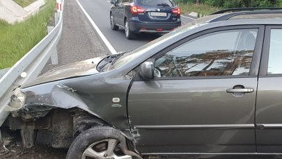 ​Nie zdążył wyhamować i zderzył się z jeleniem. Zwierzę nie przeżyło