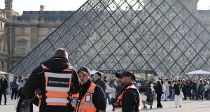 Nie zdążyli z naprawą. Woda zalała część Luwru