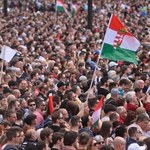 "Nie znosimy Orbana". Potężna manifestacja w Budapeszcie