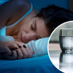 Nie zostawiaj takiej wody na noc przy łóżku. Więcej szkody niż pożytku 