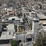 Nie zważają na bombardowania i ostrzeżenia. W Syrii przybywa turystów