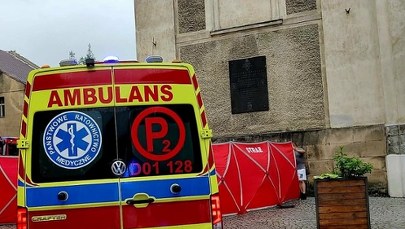 Nie żyją ojciec i syn. Monitoring zarejestrował tragedię w Bardzie