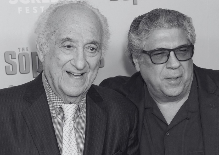 Nie żyje Jerry Adler (L). Na zdjęciu także Vincent Pastore /Shutterstock