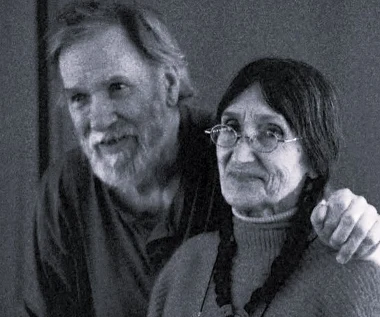 Nie żyje Tucker Zimmerman, którego debiut był jedną z ulubionych płyt Davida Bowiego. Zginął w pożarze, razem z żoną