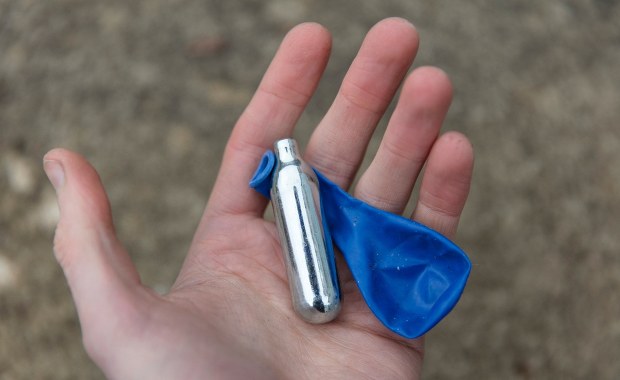 Niebezpieczna moda wśród młodzieży. Coraz więcej zatruć