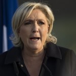 "Niebezpieczne propozycje". ​Amnesty International ostrzega przed Marine Le Pen