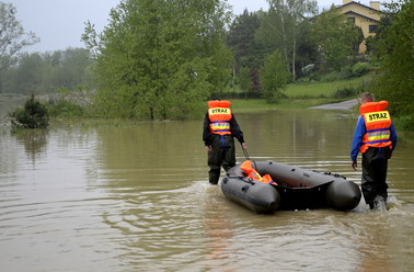 Niebezpieczne rzeki: Utonął 62-letni mężczyzna. Inny trafił do szpitala