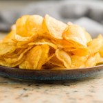 Niebezpieczne substancje w chipsach. GIS ostrzega: nie jedz tej partii!