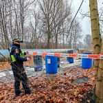 Niebezpieczne znalezisko na warszawskim Targówku. W beczce kwas siarkowy