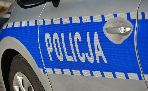 Niebezpieczny incydent na S8. Spadający lód z ciężarówki rozbił szybę kierowcy