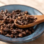 Niebezpieczny pestycyd w goździkach. Sprawdź, czy nie masz ich w domu