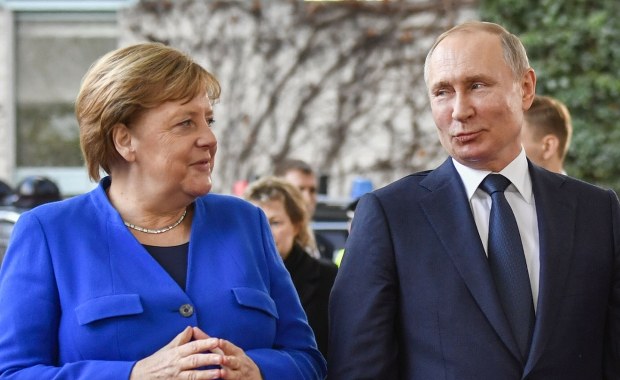Niebywałe co zrobiła Merkel. Polscy politycy o szokującym poleceniu kanclerz