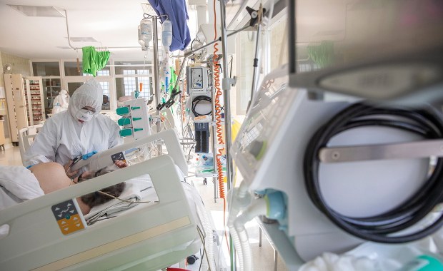 Niecałe 3,5 tys. nowych zakażeń. Jakie będą kolejne kroki rządu?