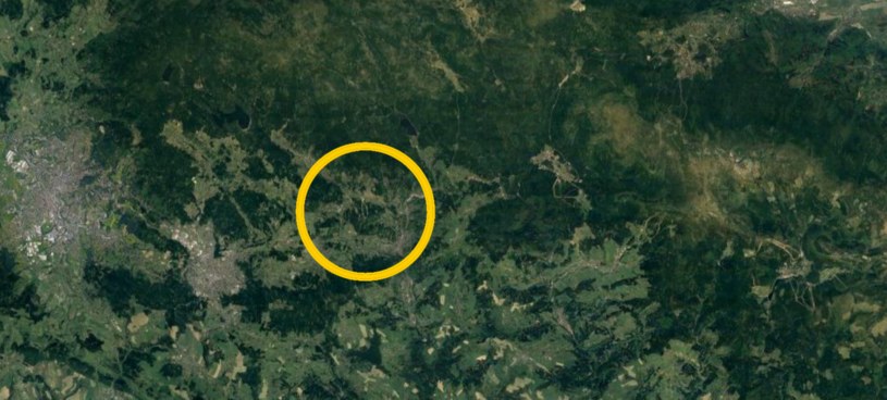 Niecałe 30 kilometrów na południe od Szklarskiej Poręby znajduje się nietypowa wieża widokowa /Google Maps /Zrzut ekranu /domena publiczna