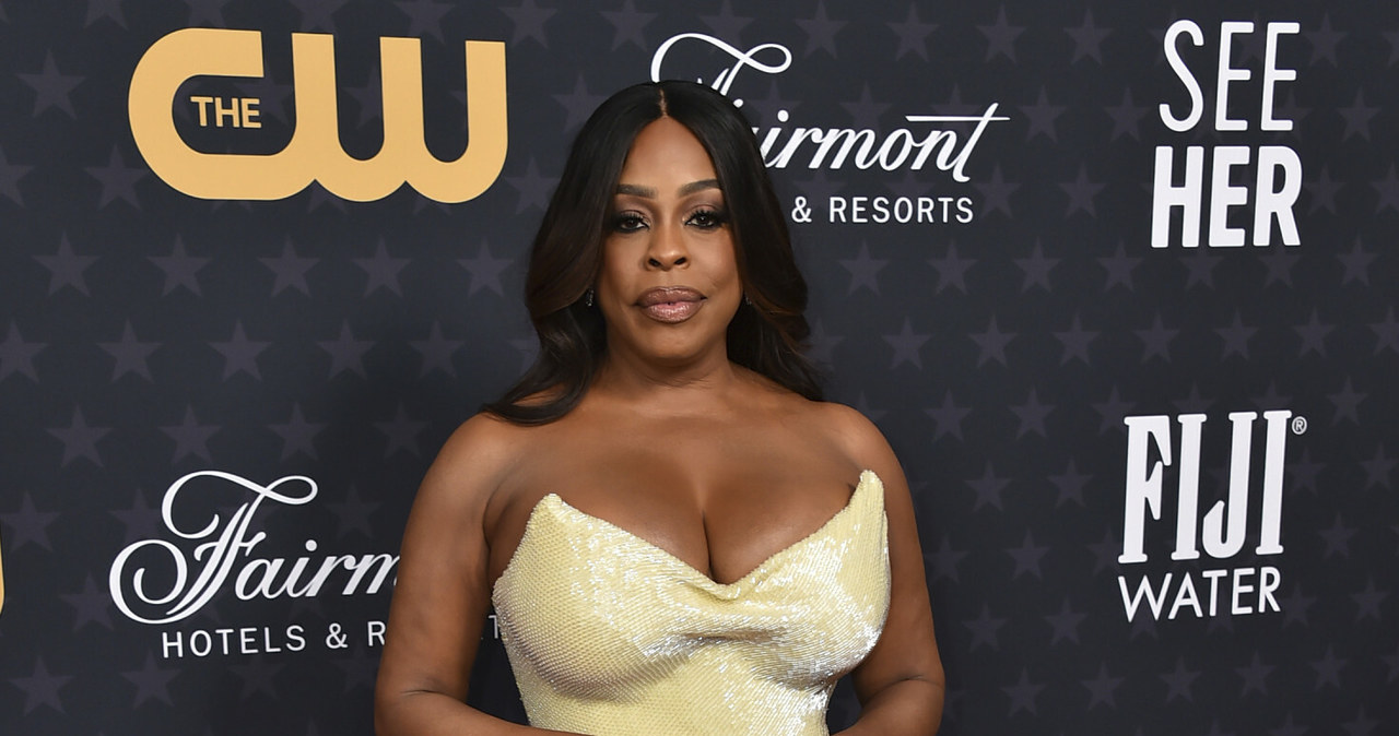 Niecy Nash-Betts olśniła w cekinowej sukni na gali Critics Choice Awards 2023 /Jordan Strauss/Invision/East News /East News