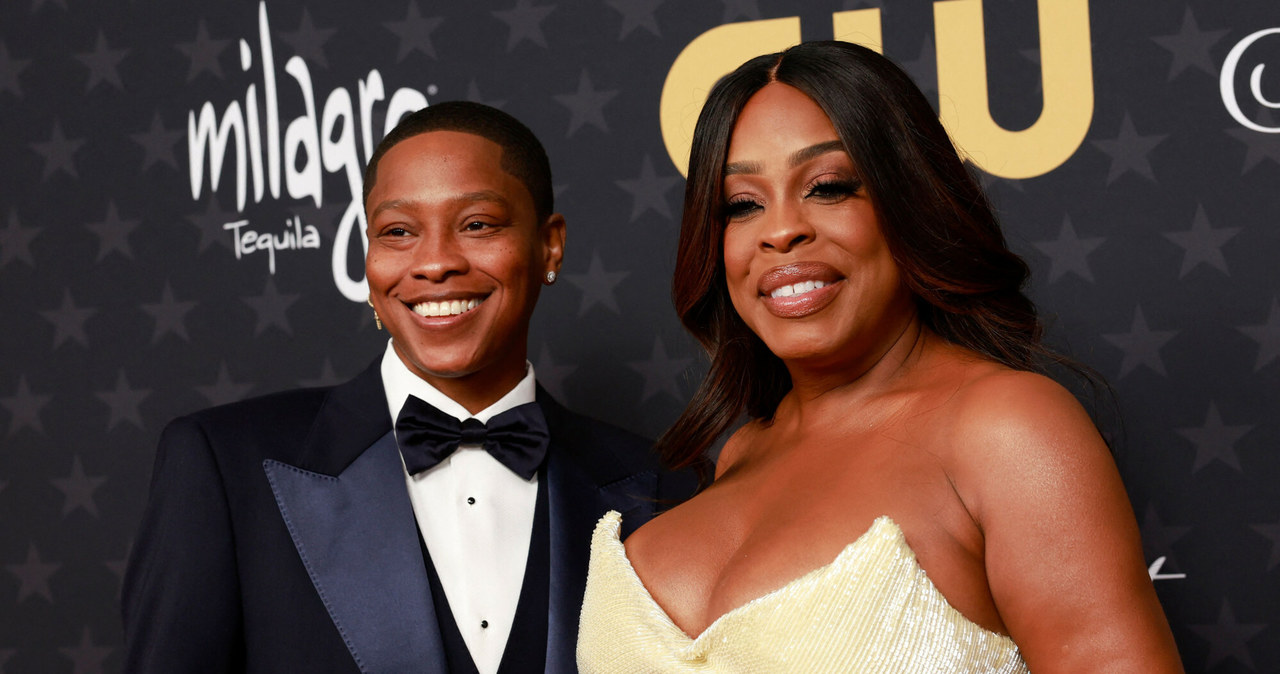 Niecy Nash-Betts z żoną Jessicą Betts na 28. gali Critics Choice Awards /MICHAEL TRAN/AFP/East News /East News