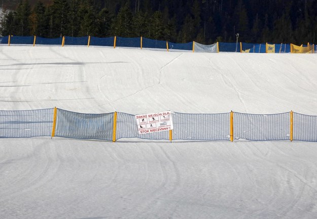 Nieczynna stacja narciarska na Polanie Szymoszkowej / 	Grzegorz Momot    /PAP