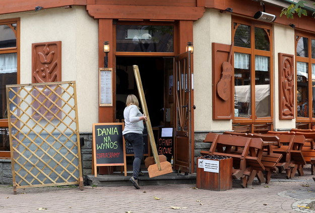 Nieczynne restauracje  na Krupówkach w Zakopanem / 	Grzegorz Momot    /PAP