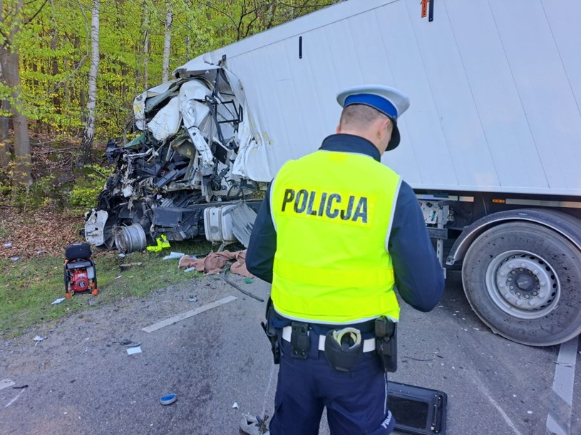 Niedaleko Bytowa doszło do zderzenia dwóch ciężarówek /Komenda Powiatowa Policji w Bytowie /facebook.com