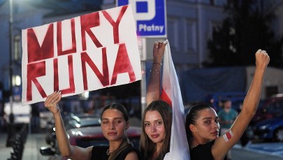 "Niedaleko domu moich rodziców zabijają ludzi". Wiec solidarności z Białorusinami w Warszawie