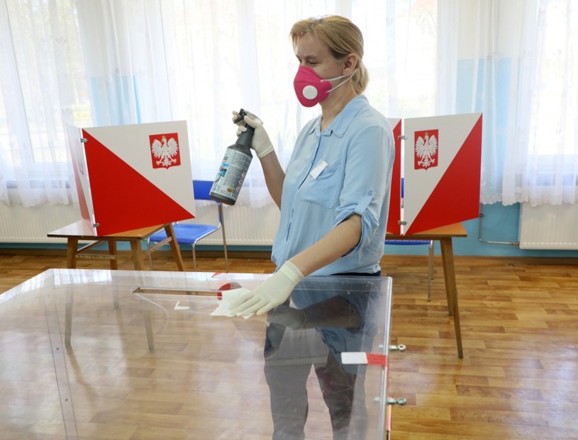 Niedawne głosowanie do rady miejskiej w Bemowie Piskim / 	Jakub Kamiński    /East News