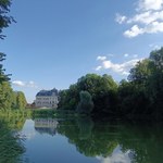 Niedoceniany, a wyjątkowo piękny. Park zamkowy, skansen, zagroda żubrów i herbaciarnia w jednym miejscu