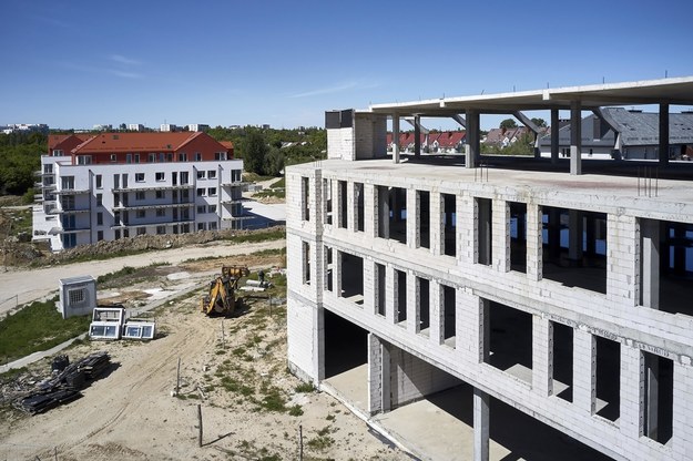 Niedokończone budynki mieszkalne Spółdzielni Mieszkaniowej "Ujeścisko" w Gdańsku / 	Adam Warżawa    /PAP